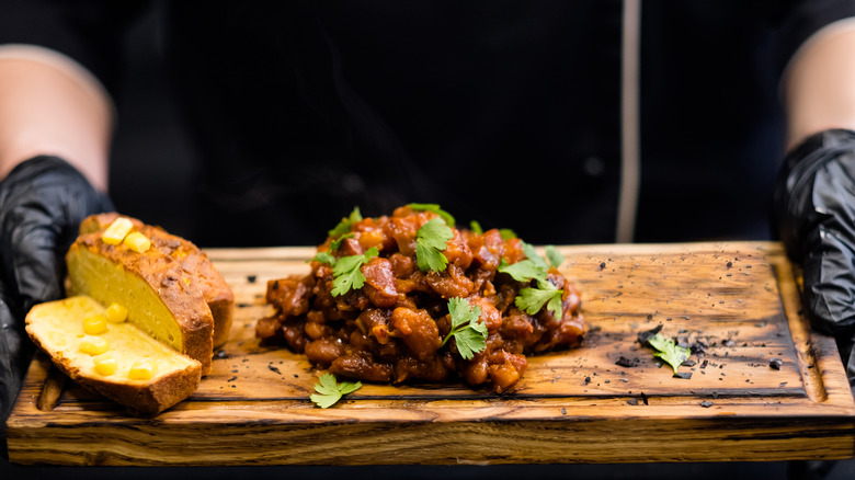 Baked beans and cornbread