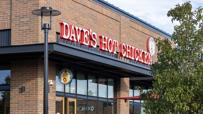 Dave's Hot Chicken storefront