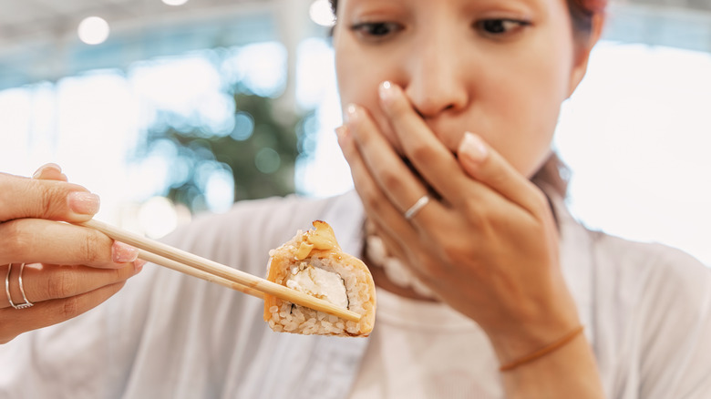 Cooked mackerel served in a buffet tray