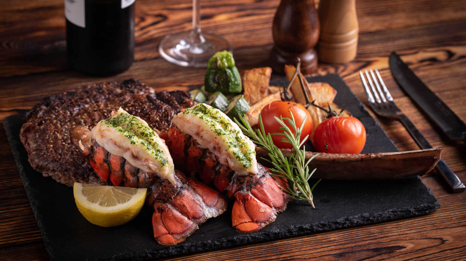 9 Steakhouse Chains That Serve The Best Seafood