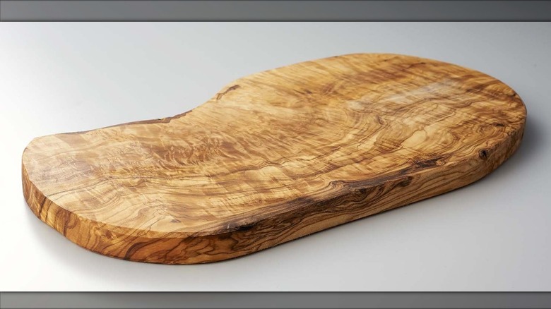 Olive wood chopping board
