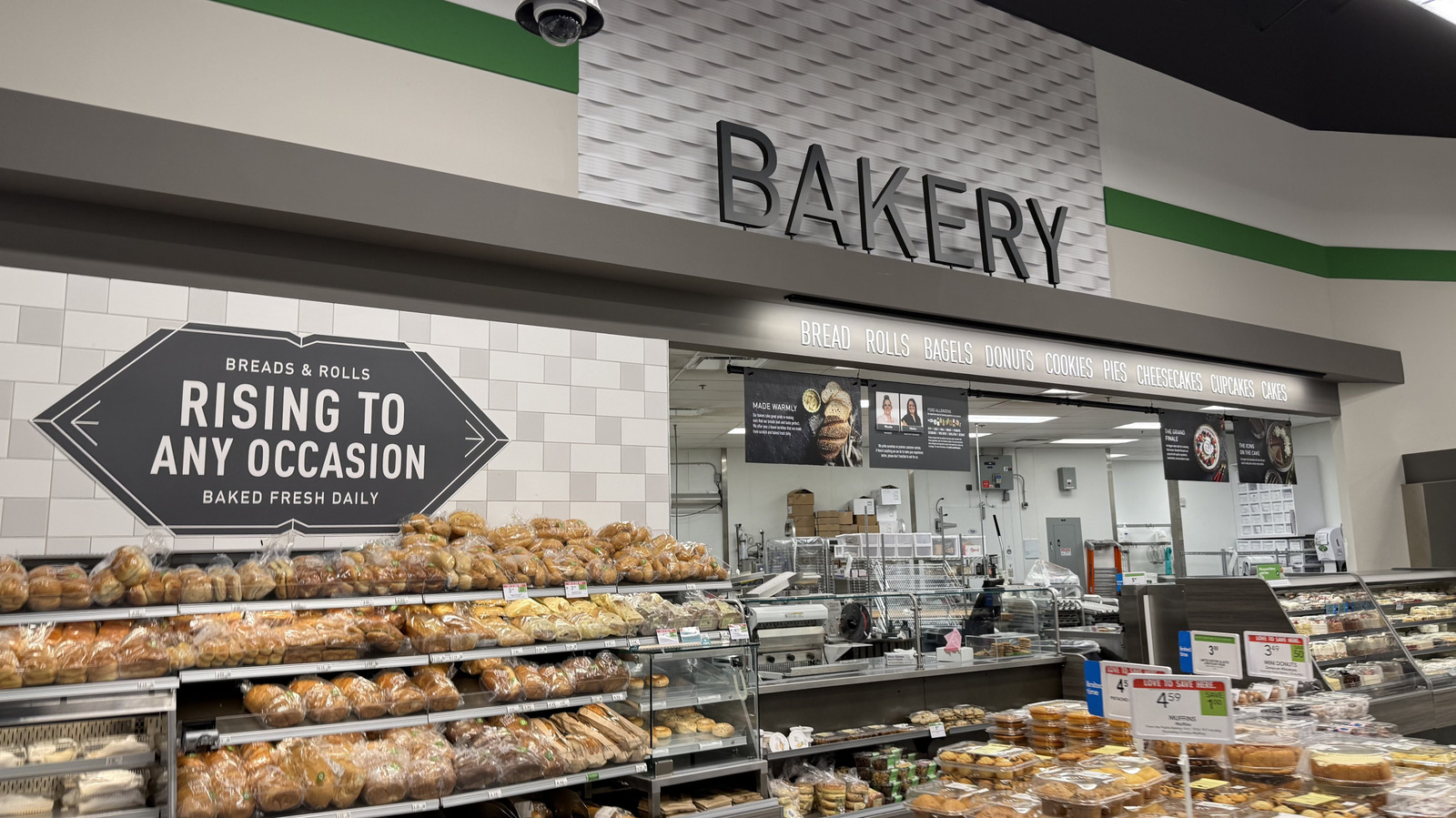 9 Underrated Publix Bakery Items To Add To Your Cart