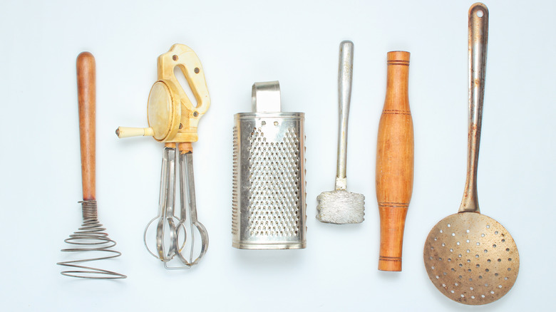 Spiral whisk, other kitchen tools