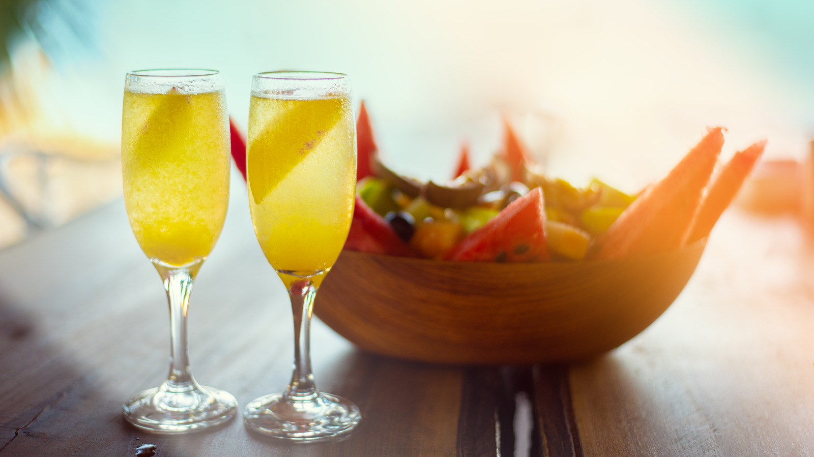 A Mimosa Fruit Salad Makes For A Deliciously Boozy Brunch - Vimarsana News