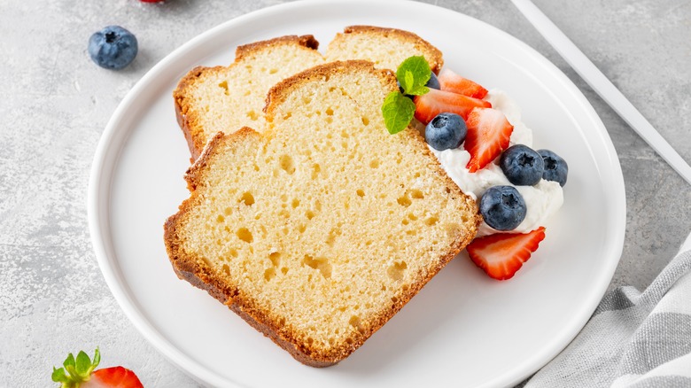 Slice of toasted cake with berries