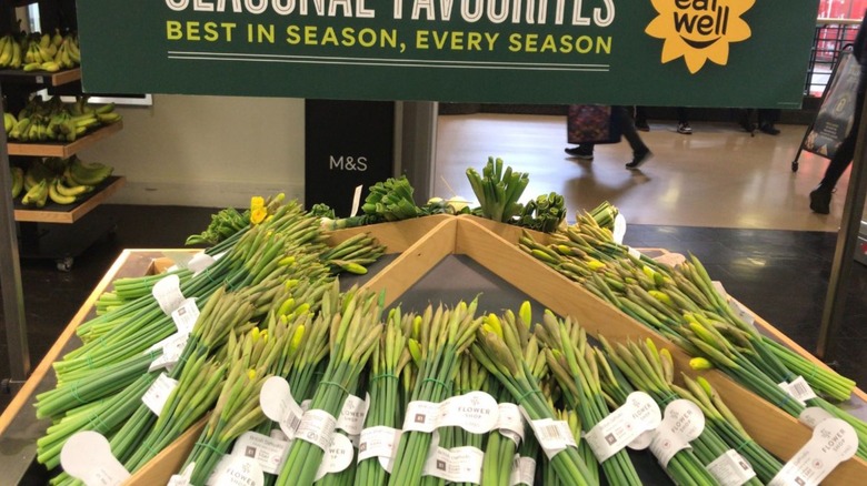 Spring onions and daffodils
