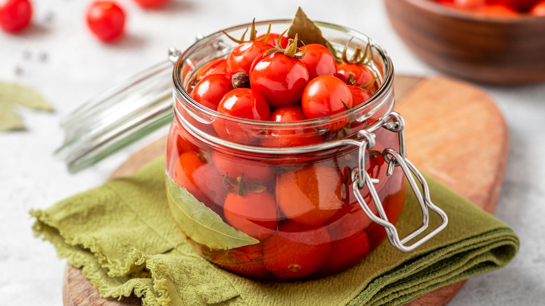 Safe canning of tomatoes