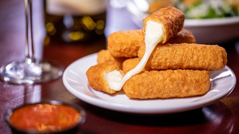 mozzarella sticks 