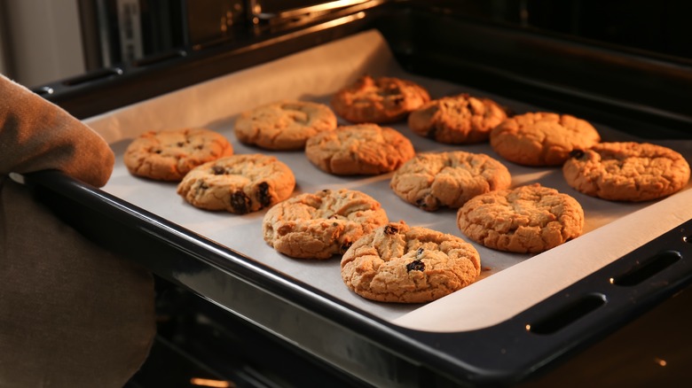 baking cookies in oven
