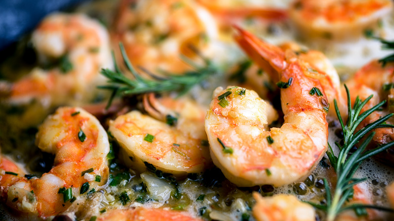 Sauteed shrimp with herbs