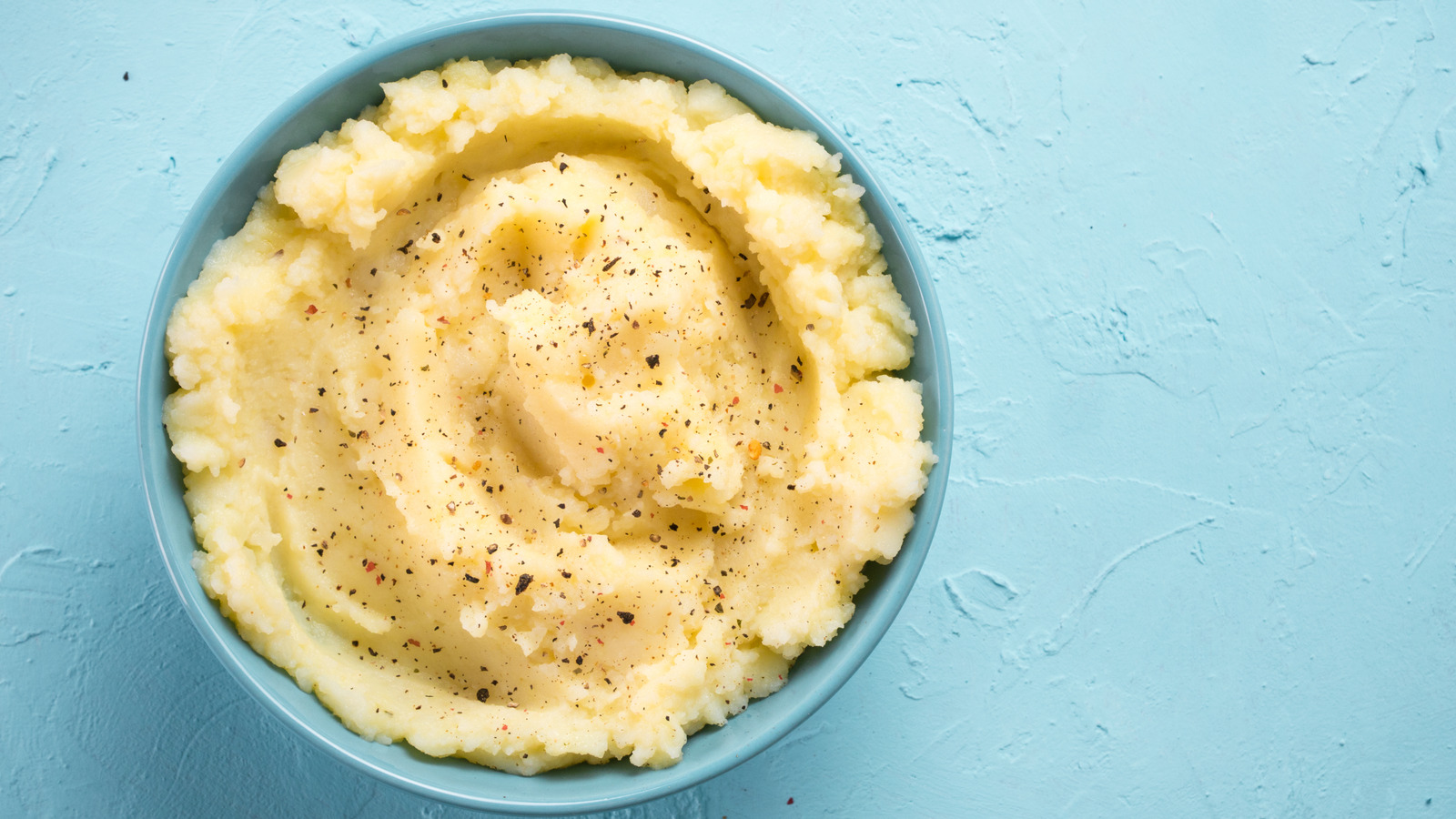 All You Need For Flavorful Mashed Potatoes Is Some French Onion Dip
