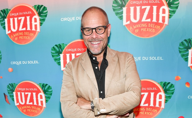 https://www.thedailymeal.com/img/gallery/alton-brown-announces-premiere-date-for-return-of-good-eats/GettyImages-847162162.jpg