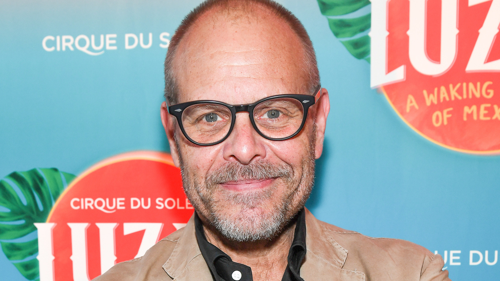 Alton Brown's Blender Tip For Super Silky Smoothies