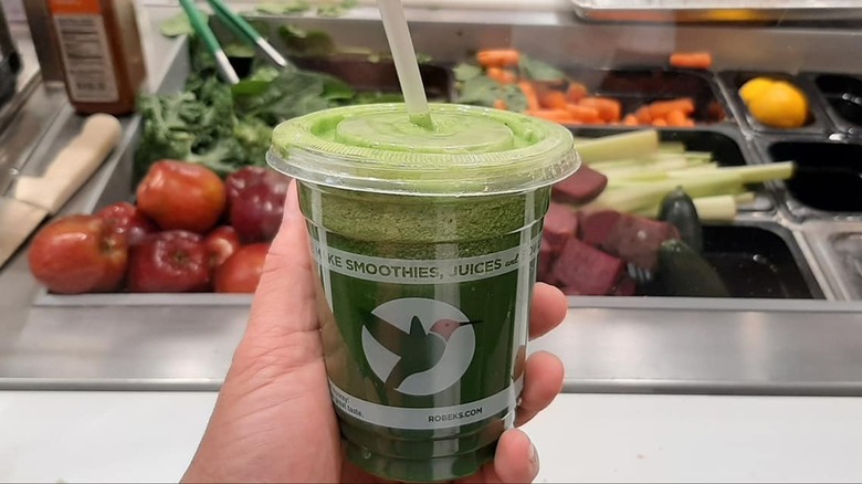 Robeks smoothie and veggies