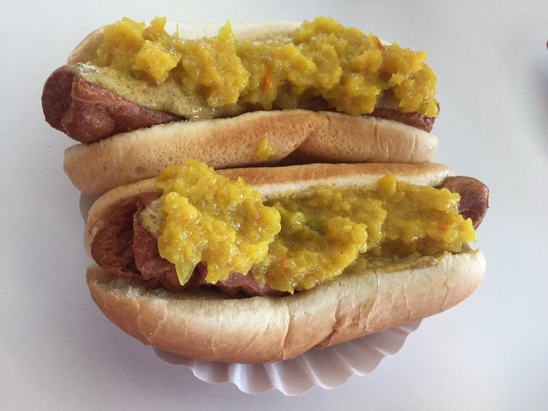 3) Rutt's Hut, Clifton, N.J.: The Ripper with Relish