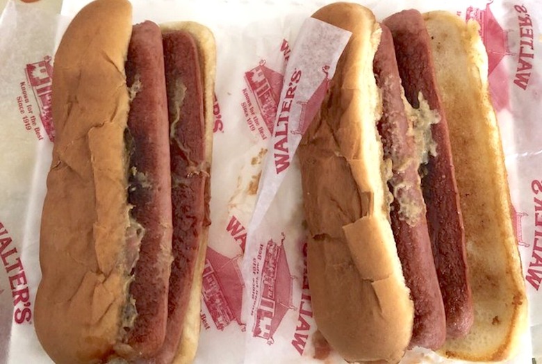 43) Walter's, Mamaroneck, N.Y.: With Homemade Mustard