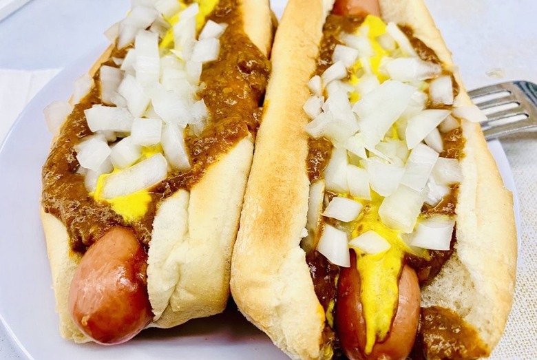 The Best Kosher Hot Dog in the World Is in Highland Park, Illinois - Tablet  Magazine