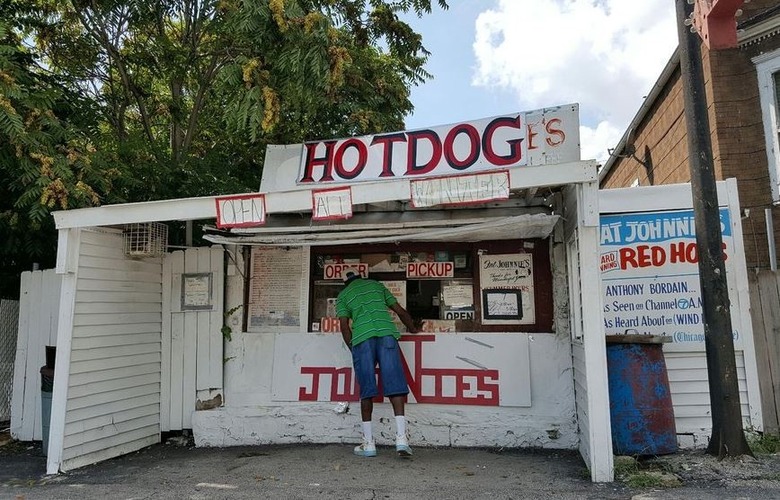 Fat Johnnie's Famous Red Hots (Chicago, Illinois)
