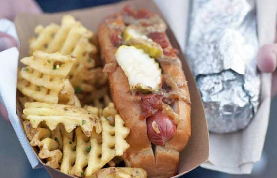 #26 Franks 'n' Dawgs, Chicago