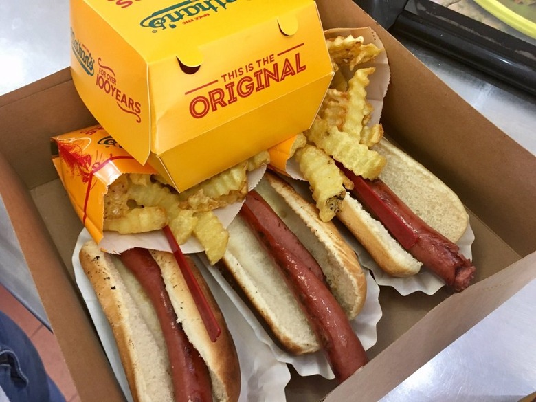 Chicago-style hot dog - Wikipedia