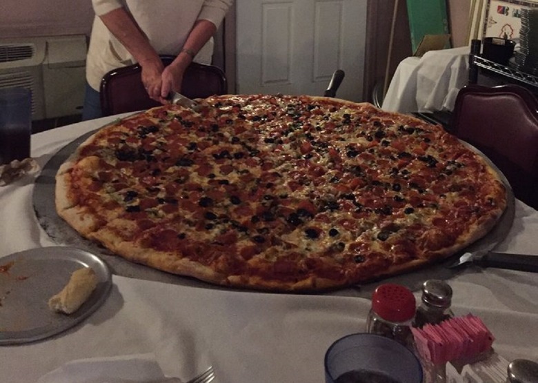 #6 40-Inch Pizza, Schiappa's Italian Restaurant, Lebanon, Ill.