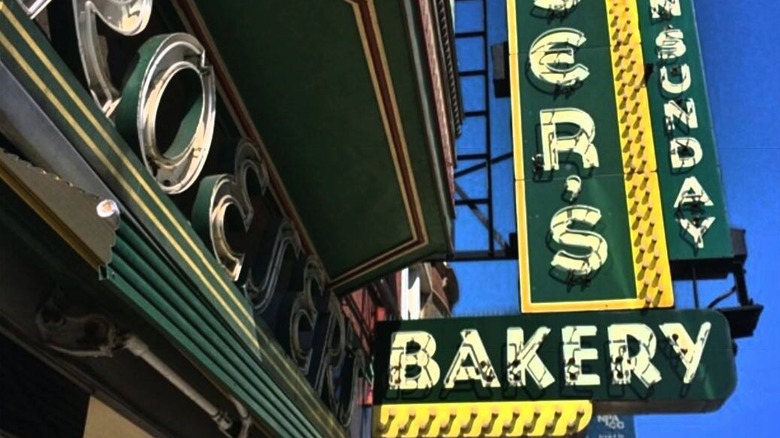 Close-up on outdoor sign for Roeser's Bakery