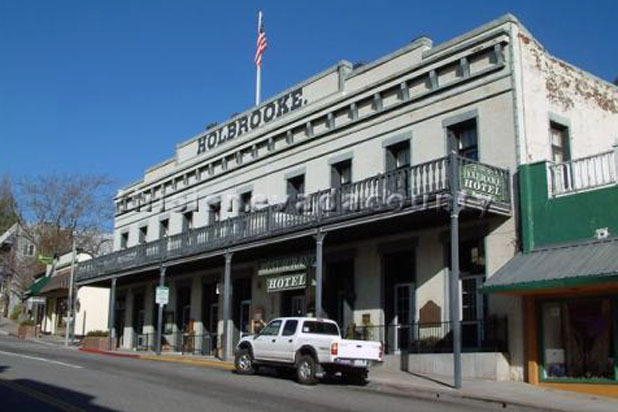 The Golden Gate Saloon