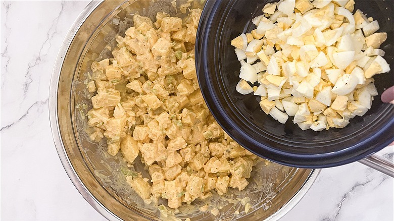 amish-style potato salad