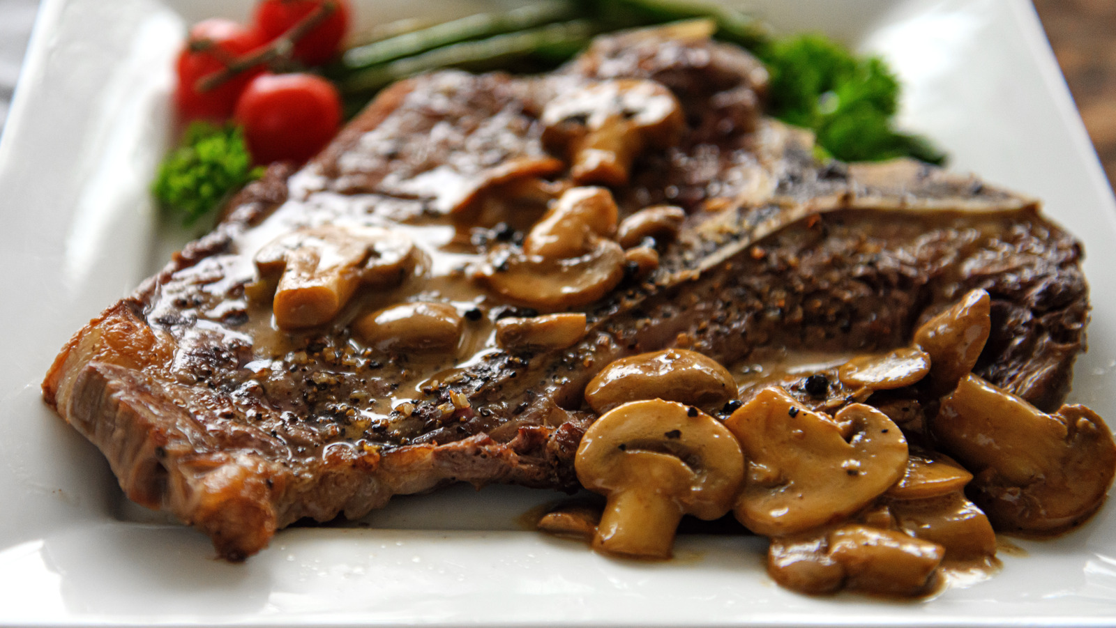 Amp Up Your Steak With A Rich Burgundy Mushroom Sauce - Daily Meal
