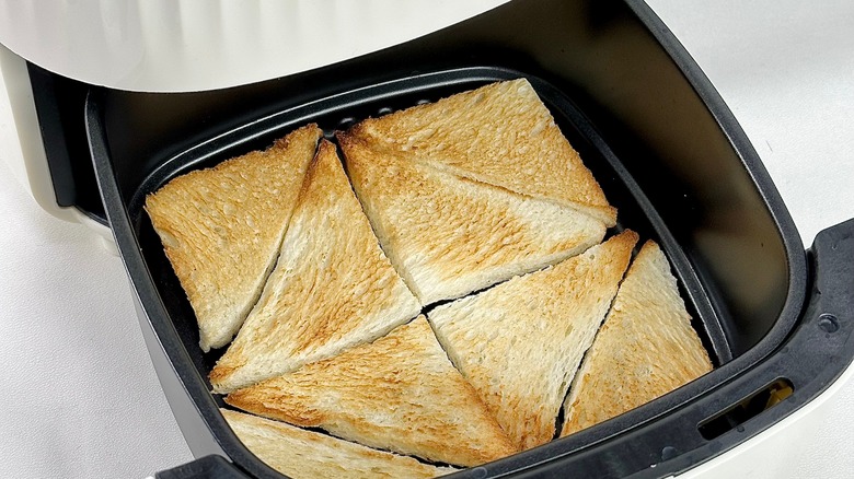 Toast in an air fryer