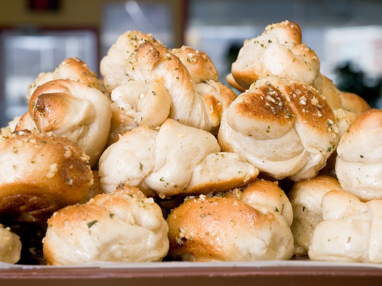 Losing your mind over the presence of garlic knots seems impossible to us.