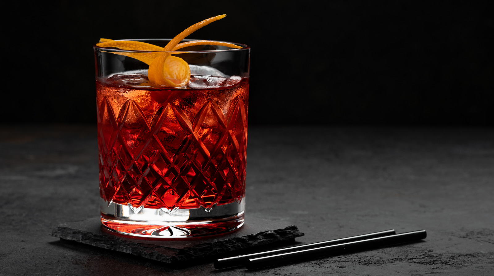 An Expert Weighs In On Which Cocktails Every Home Bartender Should Master - Vimarsana News