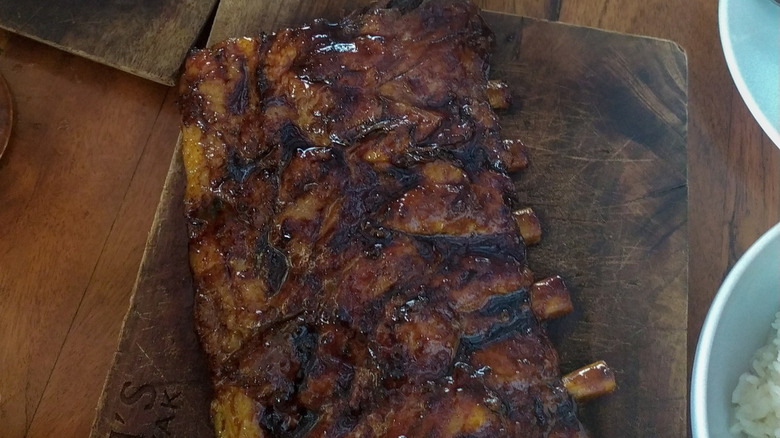 Naughty Nuri's pork spare ribs