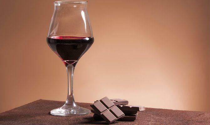 Antioxidant Found in Wine and Chocolate Offers Critical Benefits for Patients with Alzheimer's 