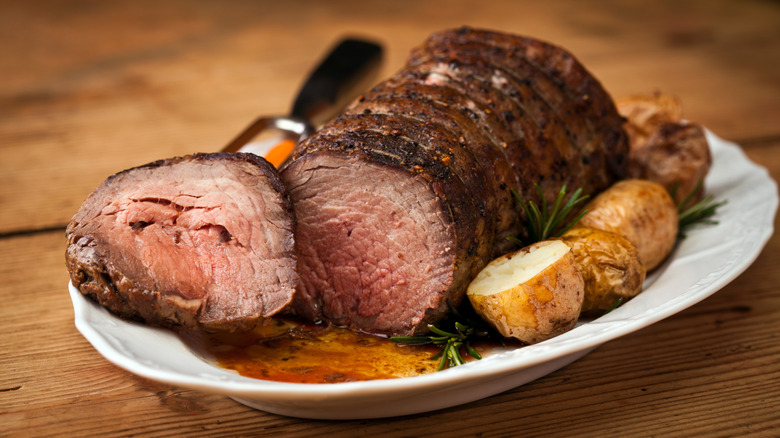 Roast beef on platter