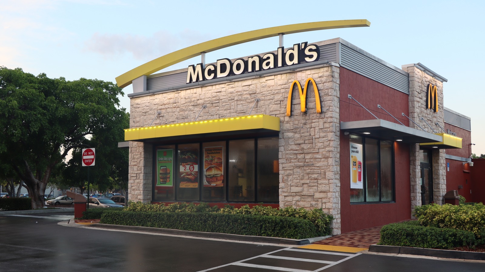 McDonald's Opens New Apple Store Restaurant