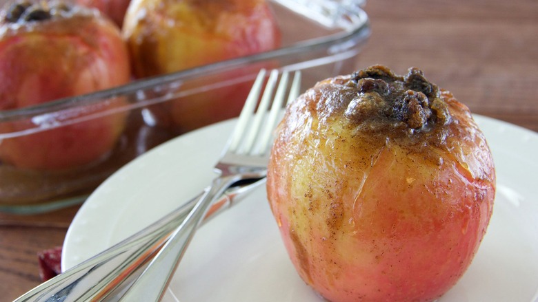 Baked Apples With Brown Sugar and Raisins