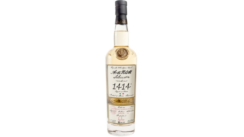 A bottle of ArteNOM Selección 1414 Reposado Tequila
