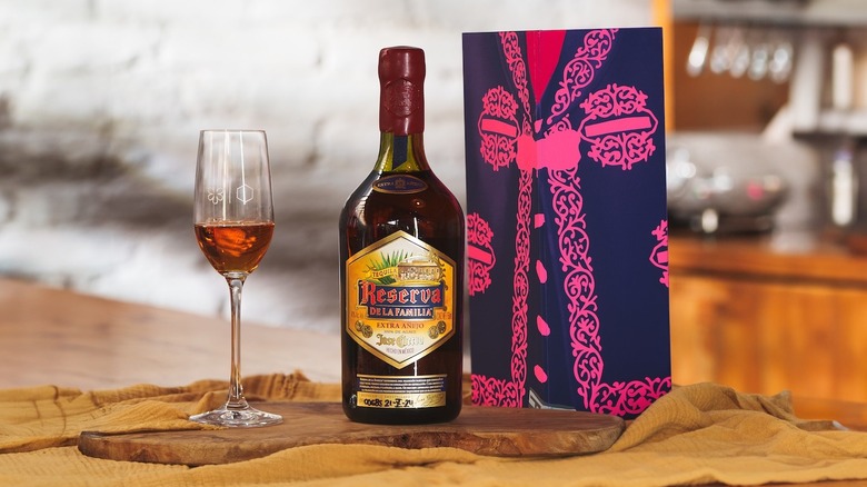 A bottle of Reserva de la Familia Extra Añejo