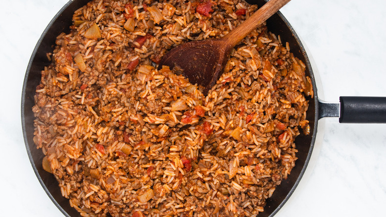 pepper filling in skillet 