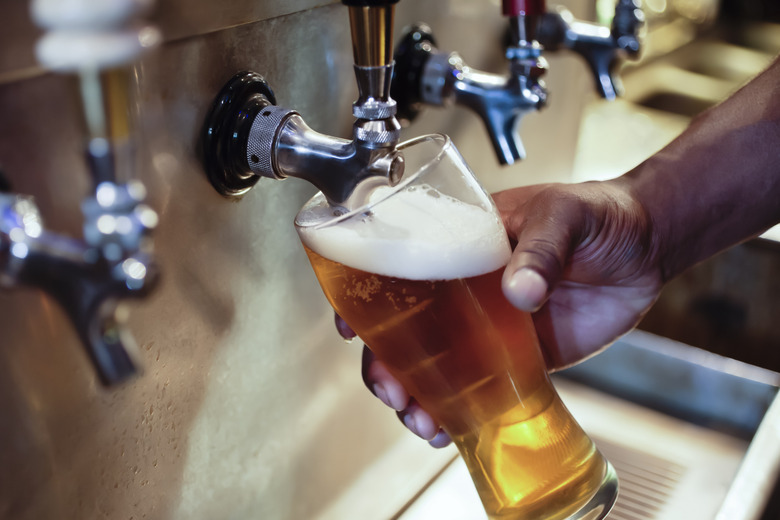 Beer Makes You Bloated? You're Probably Just Pouring It Wrong