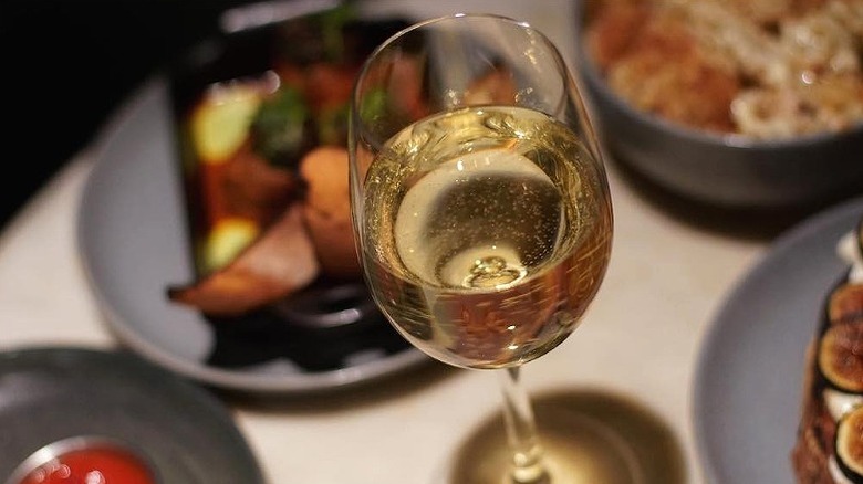 Harp and Crown white wine and food