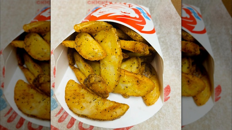 Wendy's seasoned potato wedges