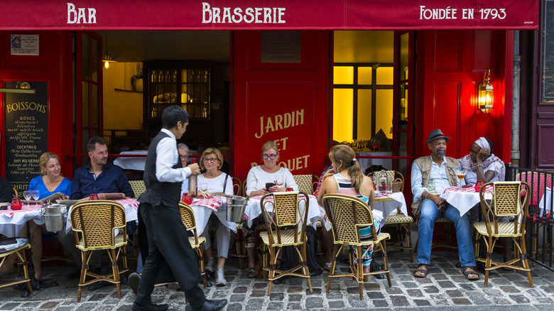 Bistro Vs. Brasserie: What's The Difference?