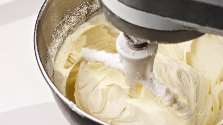 Mixing frosting in an electric mixer