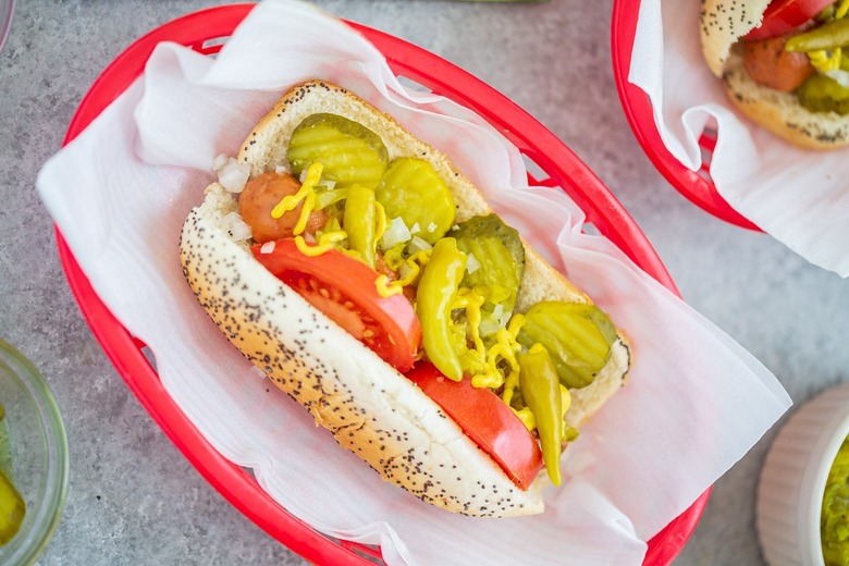Illinois: Chicago-Style Hot Dogs