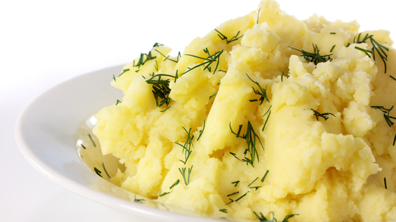 A plate of mashed potatoes