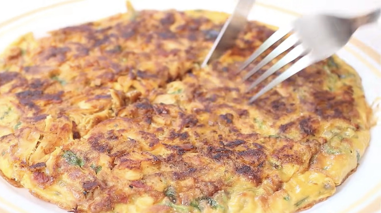 egg omelet with canned chicken