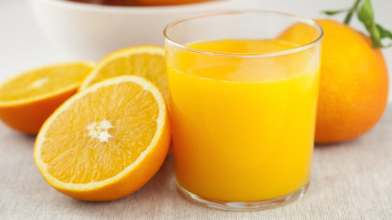 https://www.thedailymeal.com/img/gallery/canned-juice-used-to-be-the-only-way-to-enjoy-citrus-based-beverages/intro-1689363236.jpg