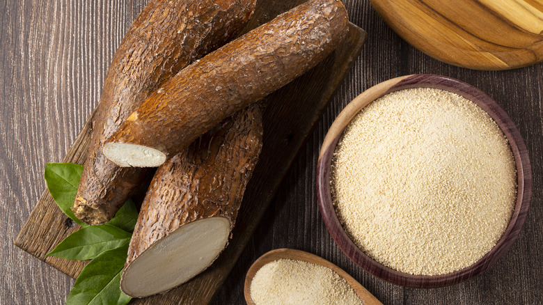 raw cassava root and flour